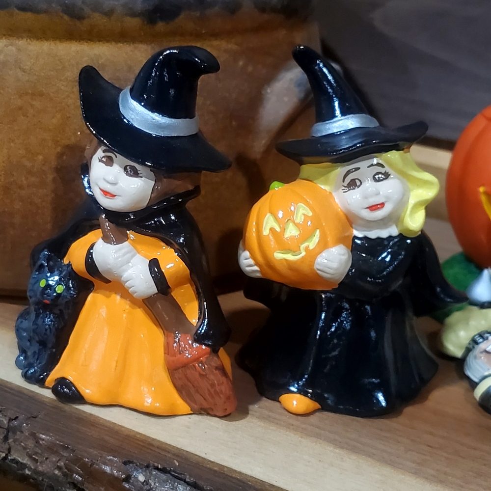 1973 Halloween Witch Set Figurines with Cat and Pumpkin 4"